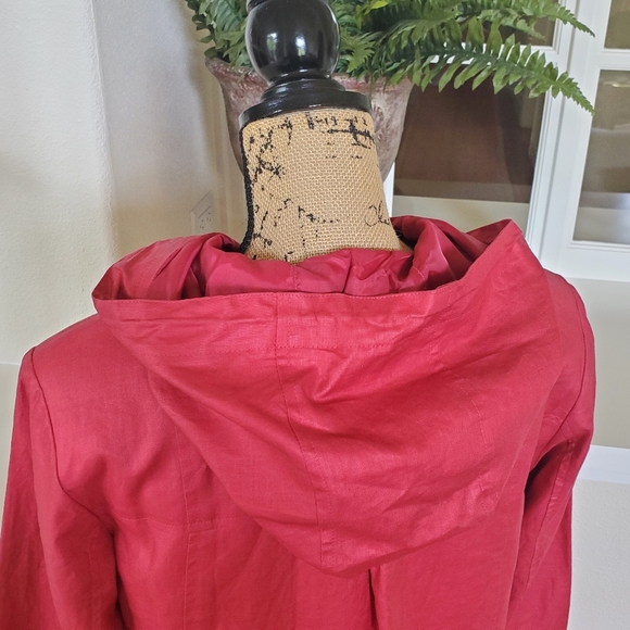 Nuage Hooded Rain Coat with Buttons - Picture 5 of 15